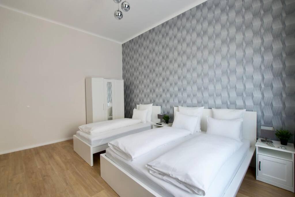 Premium Apartment By Hi5 - Astoria 4 Bedroom Budapest Esterno foto