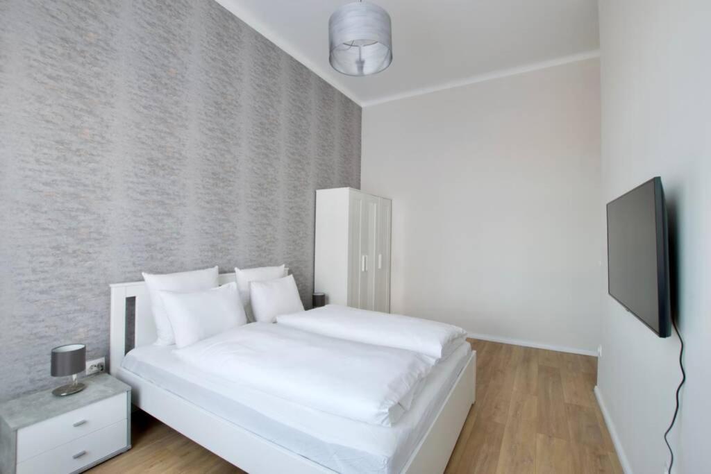 Premium Apartment By Hi5 - Astoria 4 Bedroom Budapest Esterno foto