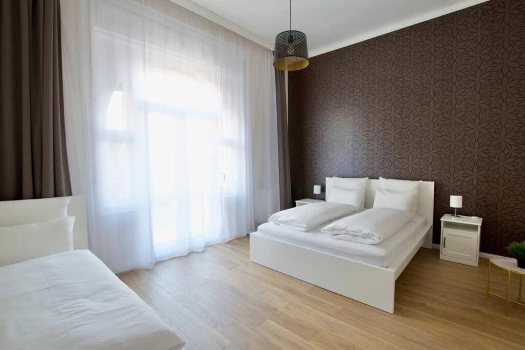 Premium Apartment By Hi5 - Astoria 4 Bedroom Budapest Esterno foto