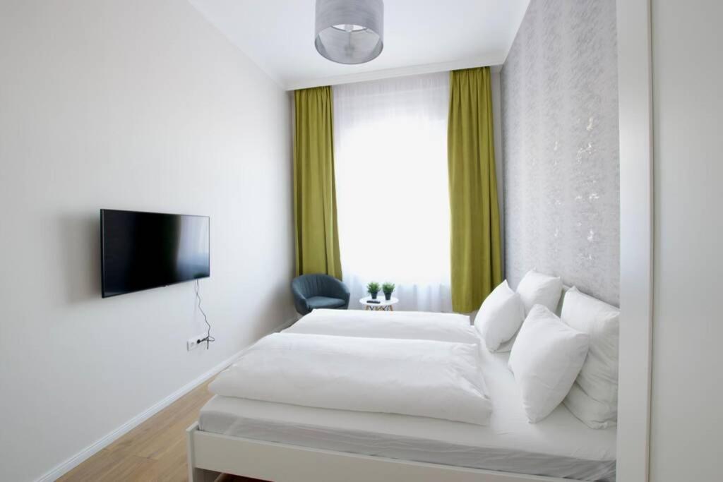 Premium Apartment By Hi5 - Astoria 4 Bedroom Budapest Esterno foto
